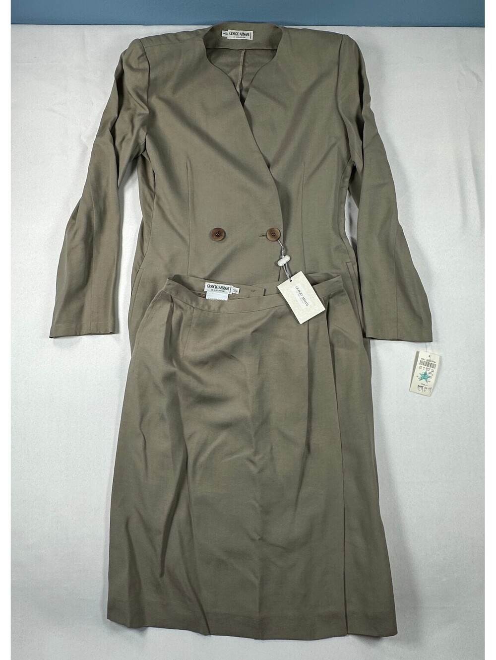 NWT Vintage Giorgio Armani Silk Blend Skirt Suit Set Womens 42 Medium Tan Gray